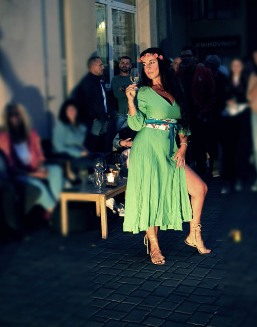 Šaty rafinované — foto 2