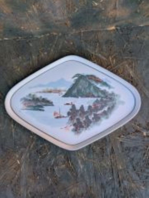Retro porcelánová souprava na saké. — foto 2