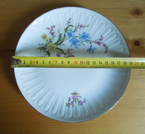 Značený porcelánový talíř — foto 6