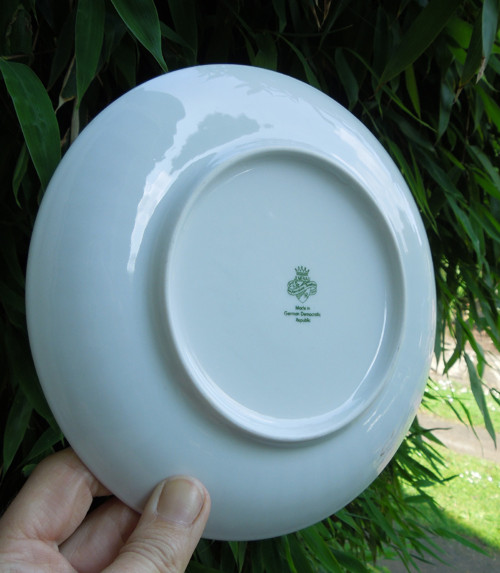 Značený porcelánový talíř — foto 3