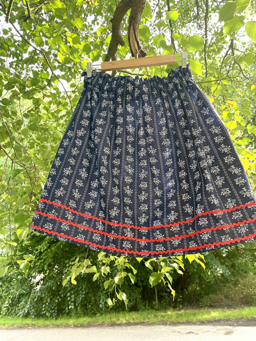 Folklorní sukně S — foto 2