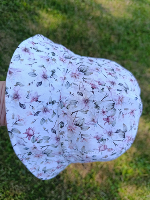 Letní klobouk rozkvetlé větvičky — foto 4