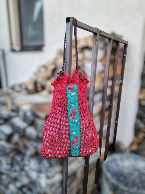 Červená kabelka — foto 2