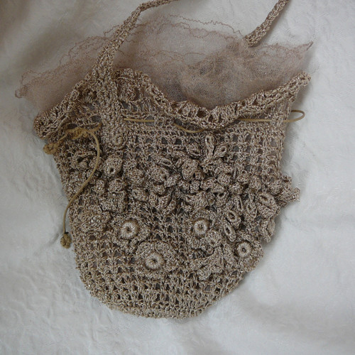 Pompadůrka-hnědozlatá-tělová — foto 3