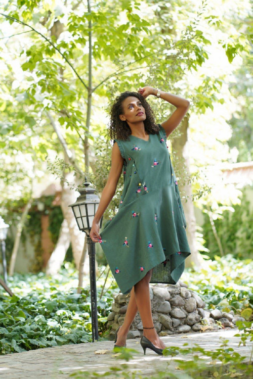 Stylové a elegantní šaty — foto 2