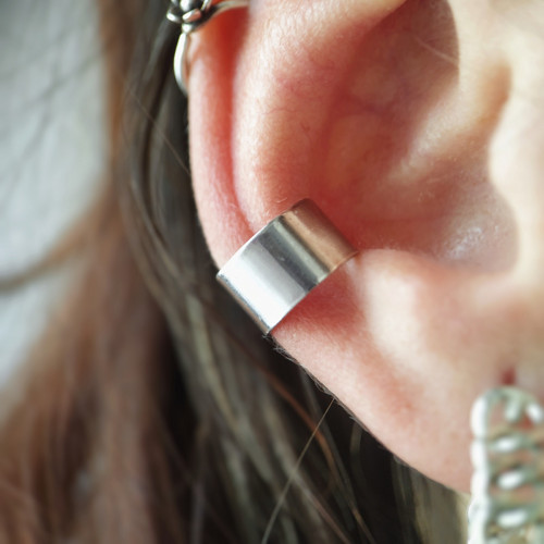 Stříbrná záušnice - cuff Bold — foto 2