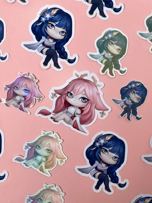 Samolepka s Genshin Impact postavami — foto 2