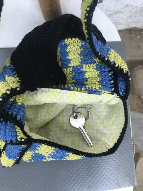 Kostkovaná minikabelka háčkovaná Jeans — foto 2