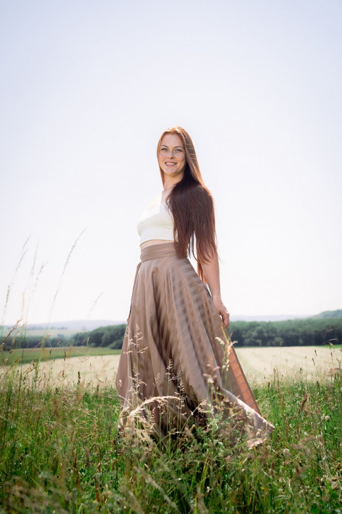 KOLOVÁ BÉŽOVÁ - SATÉN — foto 3