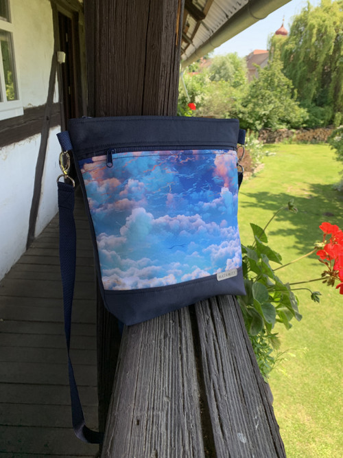 Crossbody kabelka - Nebe s tmavě modrou — foto 2