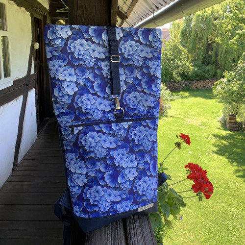 Hortenzie + přední kapsa na zip — foto 3