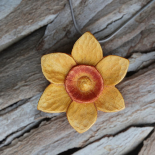 Šperk ze dřeva - narcis — foto 5