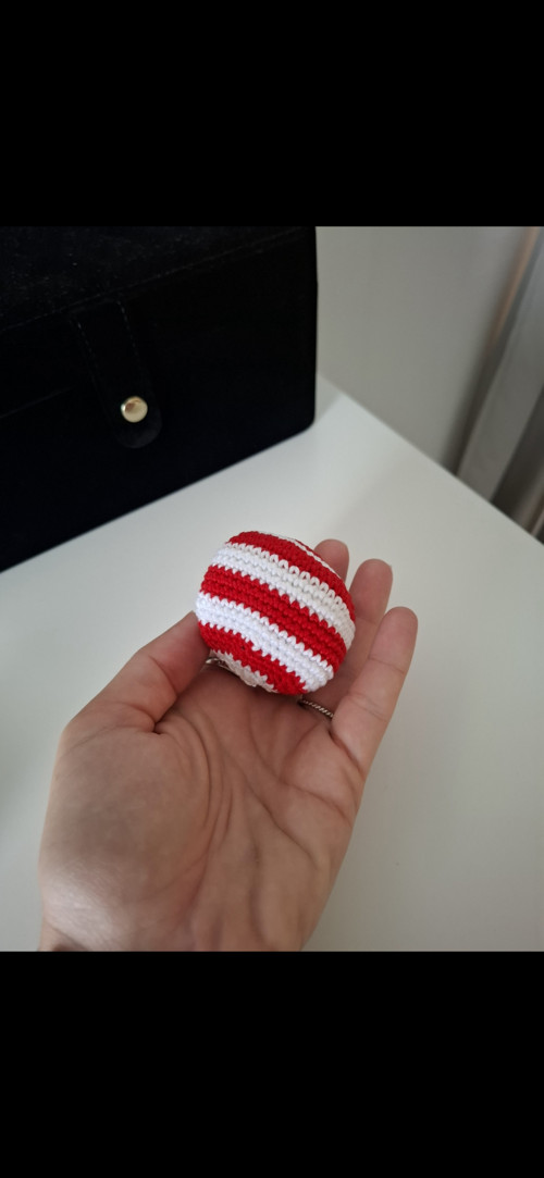 Háčkovaný hakisák - červeno bílý — foto 3
