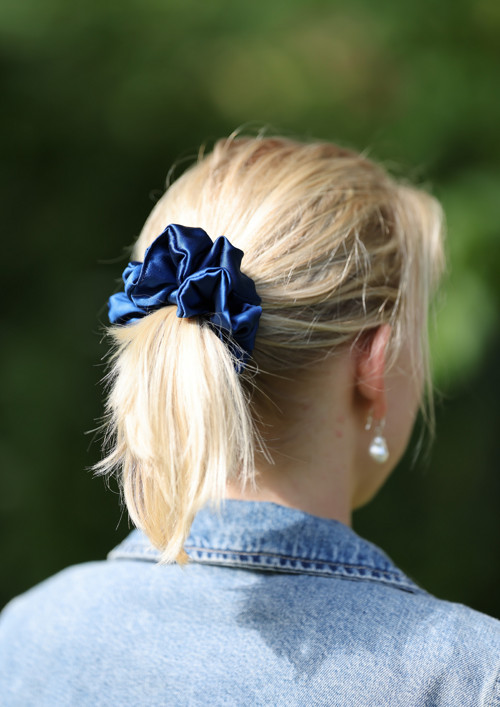 ROYAL BLUE - hedvábná scrunchie JUMBO — foto 2
