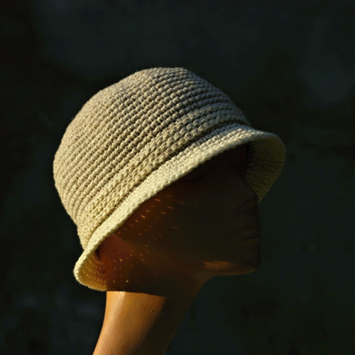 Klobouk Cloche pískový — foto 4