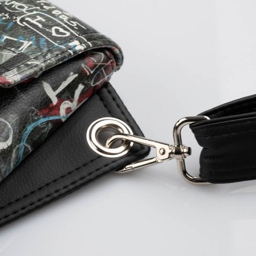 Crossbody kabelka/ledvinka černá - graffiti — foto 6