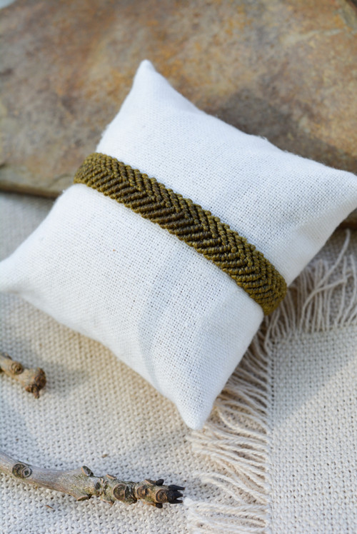 Minimalistický macramé náramek - khaki — foto 2