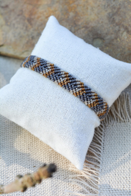 Minimalistický macramé náramek - indian I. — foto 2