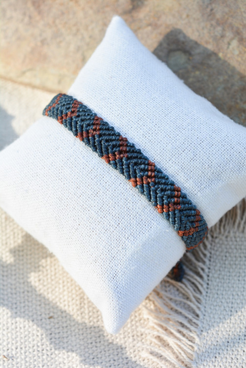 Minimalistický macramé náramek - červenopetrolej — foto 2