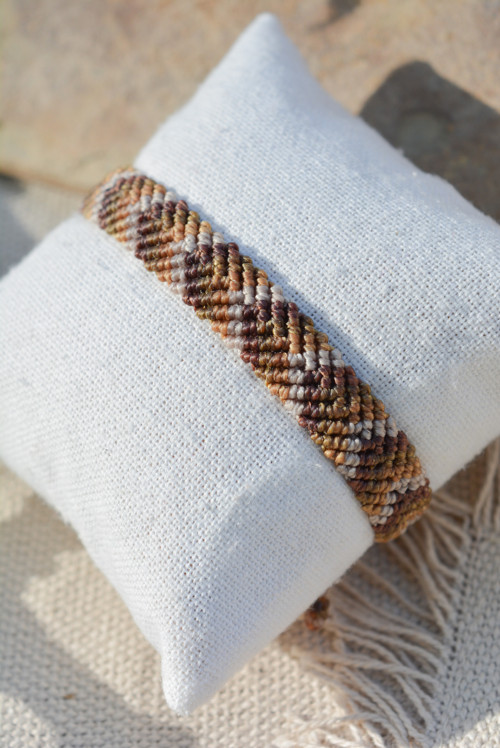 Minimalistický macramé náramek - indian V. — foto 2