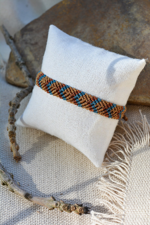 Minimalistický macramé náramek - indian VII. — foto 2