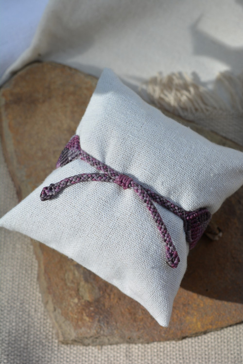 Širší macramé náramek - fialová — foto 3