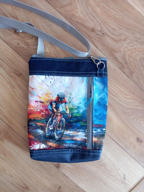 Crossbody s cyklistou — foto 2
