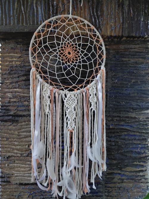 Macramé lapač snů v krémové – lososové 30x70cm — foto 2