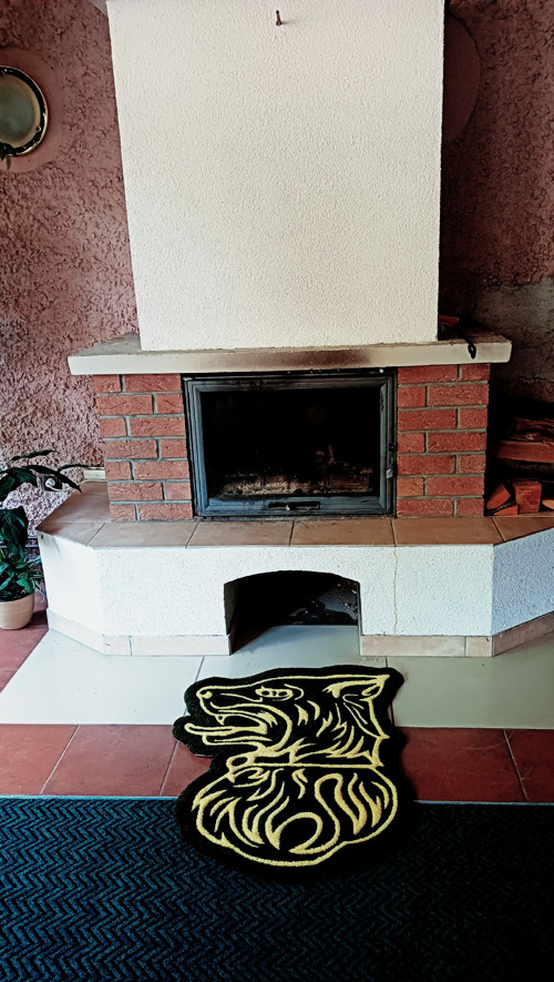 Ručně vyšívaný koberec — foto 2