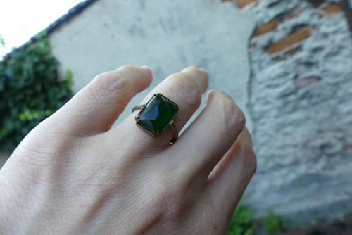 Zeleně...starožitný bižuterní prsten — foto 2