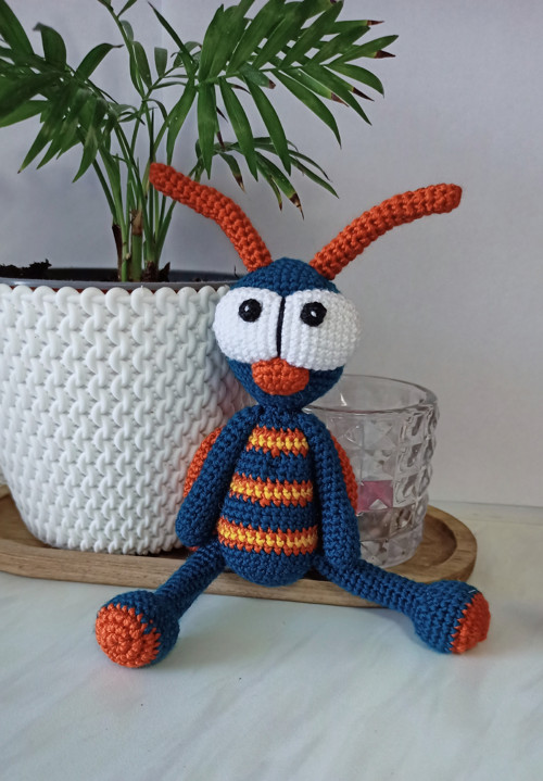 Háčkovaný crvček - 24 cm — foto 2