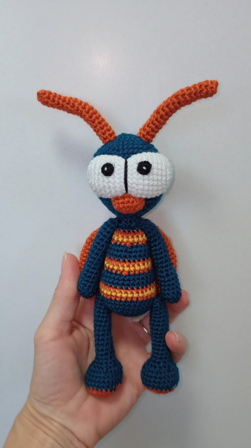 Háčkovaný crvček - 24 cm — foto 3