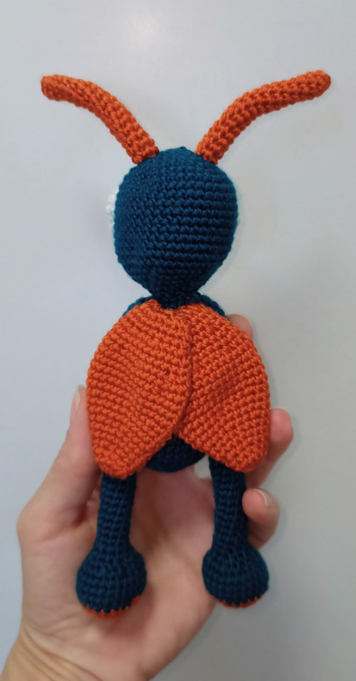 Háčkovaný crvček - 24 cm — foto 5