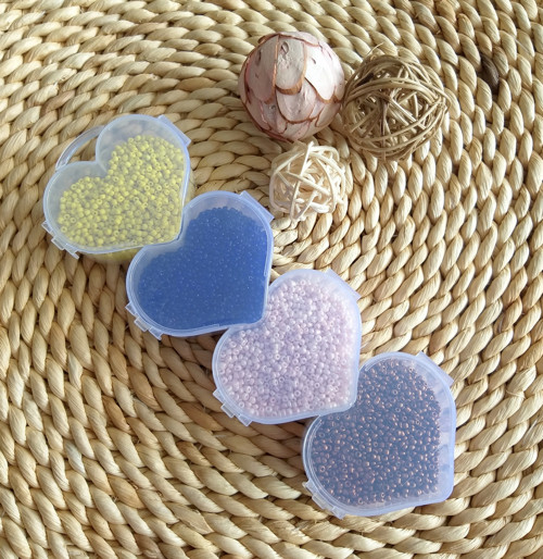 Mix korálků v boxu no.3 — foto 2