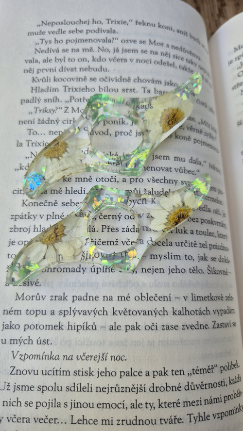 Držák stránek kopretinka — foto 2