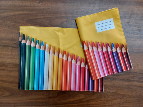 Obal na sešit A5 - pastelky — foto 2