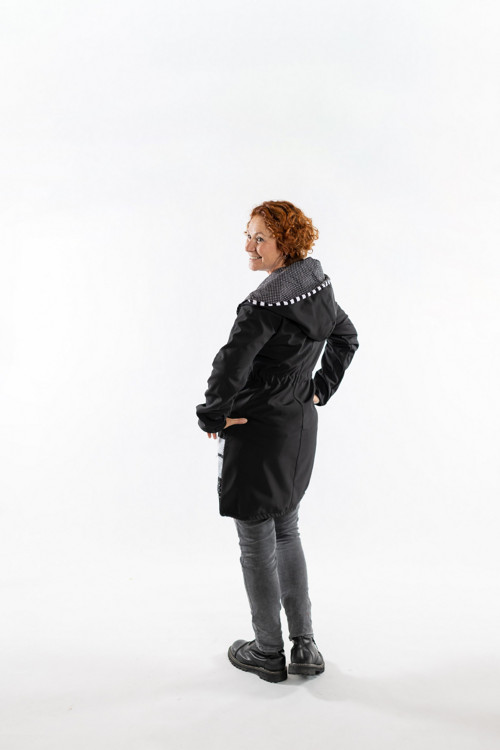Bunda z letního sofhtshellu — foto 4