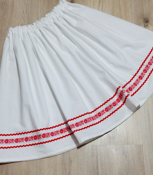 Dámská folklórní sukně — foto 2