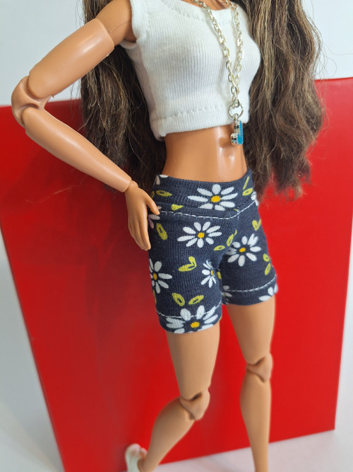 Tmavě modré šortky s kvítky pro Barbie — foto 2