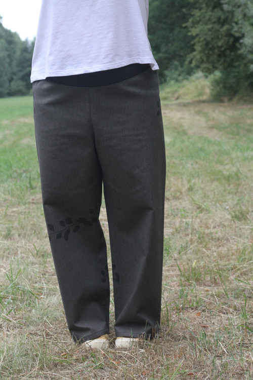 Volné kalhoty ............ XL — foto 2
