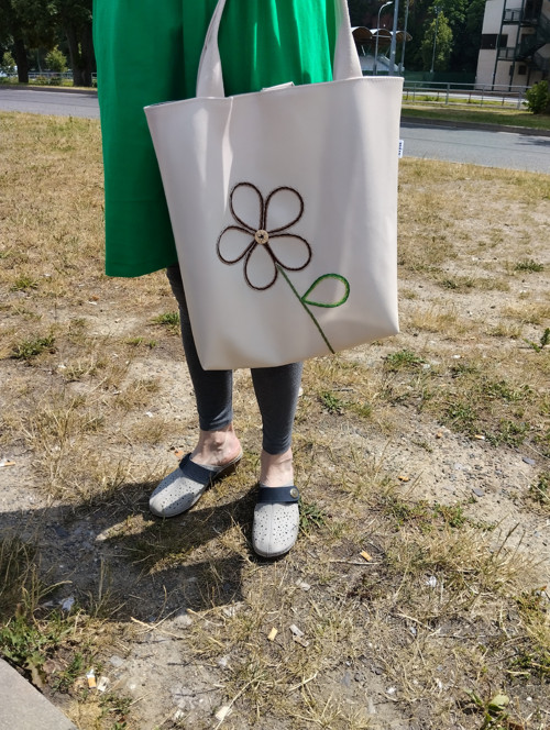 Taška s výšivkou — foto 2