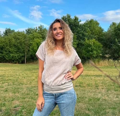 Volný top s pasem béžový — foto 5