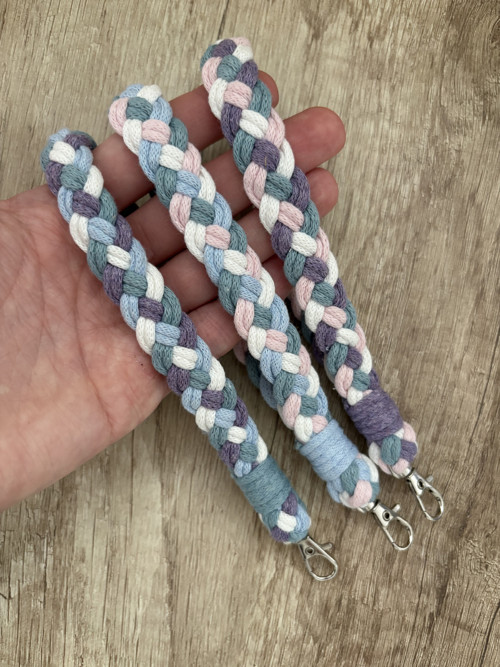 Macramé klíčenka — foto 2