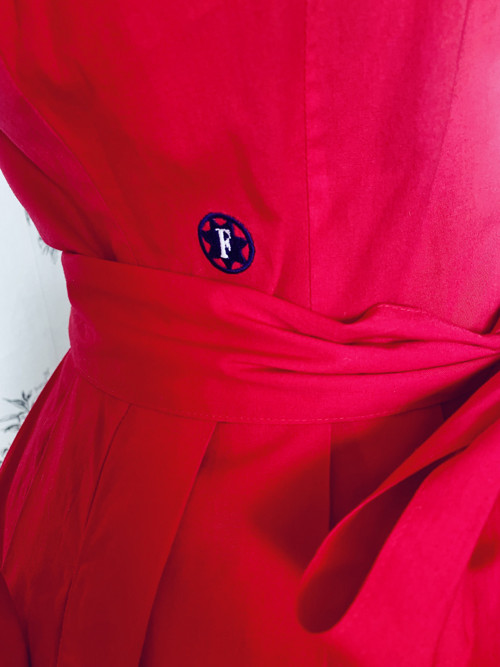 Šaty designové, retro look — foto 4