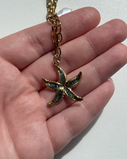 Gold Beach Charm Necklace — foto 2