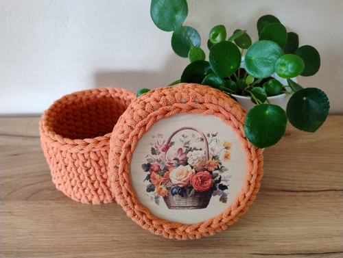 Háčkovaná krabička Košík s květy — foto 6