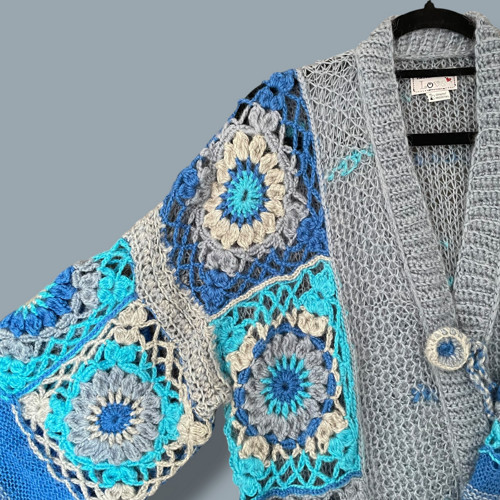 Pletený a Háčkováný cardigan — foto 4