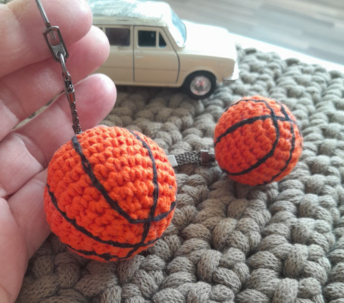 Basketbalový míček - klíčenka — foto 3