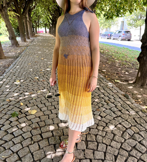 Ručně pletené šaty — foto 3