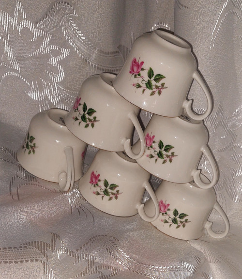 Jemný porcelánový hrníček — foto 4